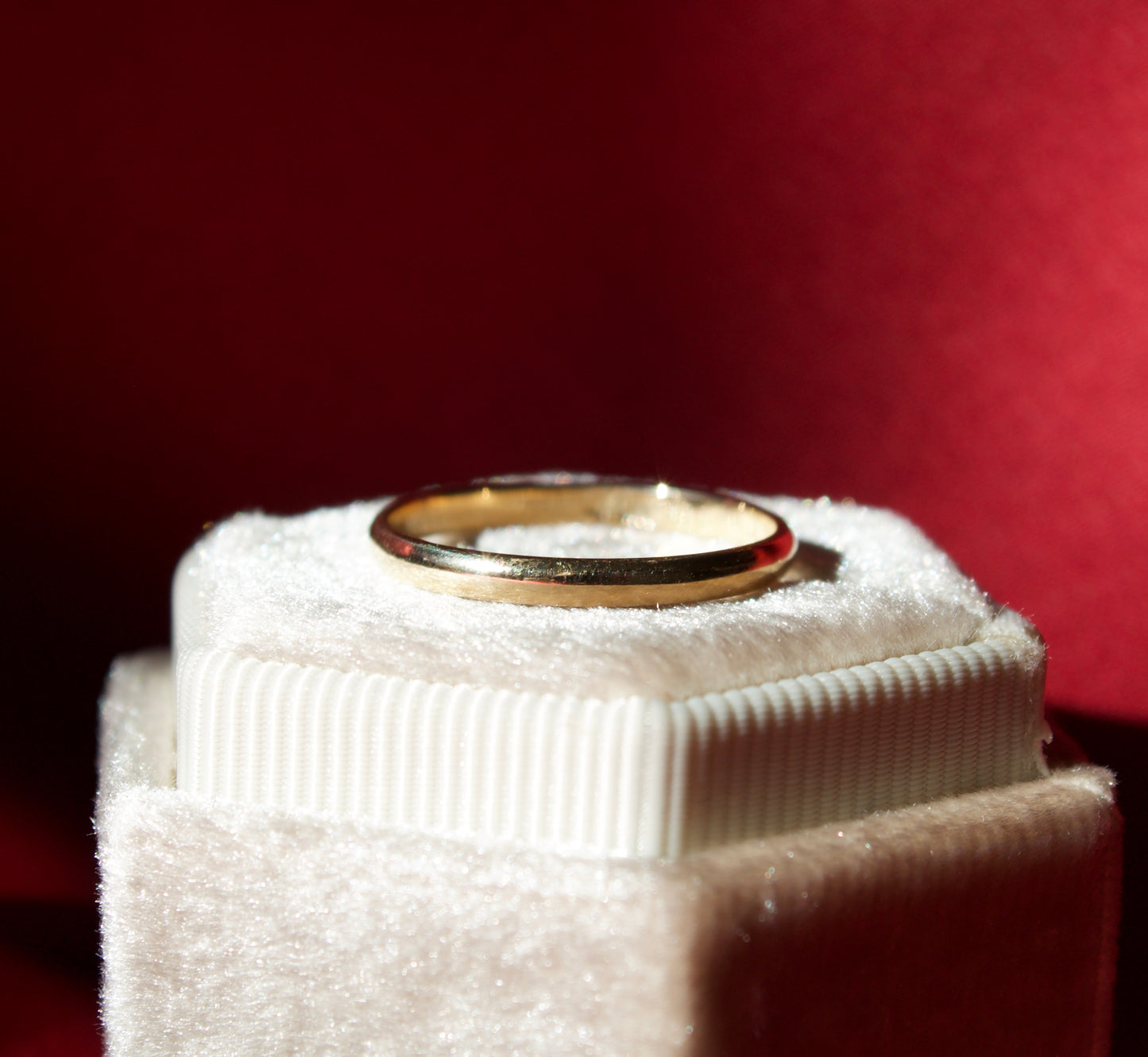 14K Gold band ring size 7
