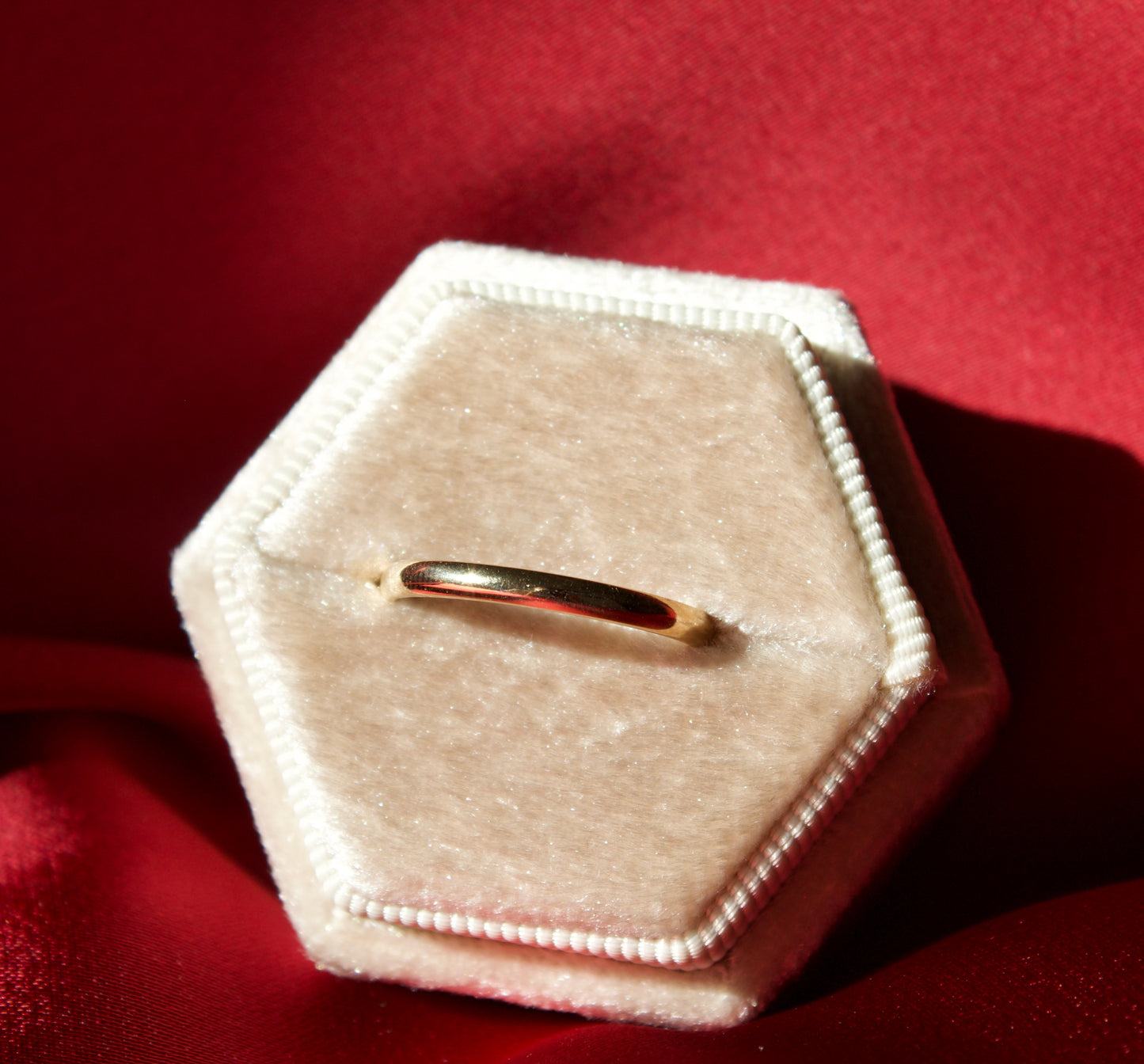 14K Gold band ring size 7