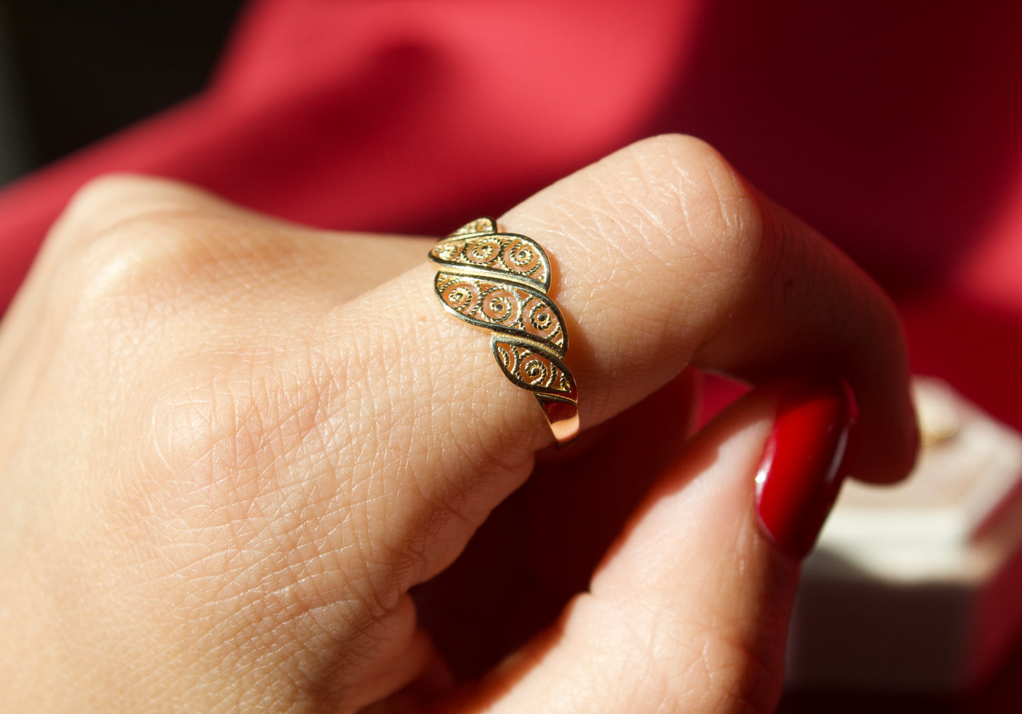14K Gold filigree styled ring size 7