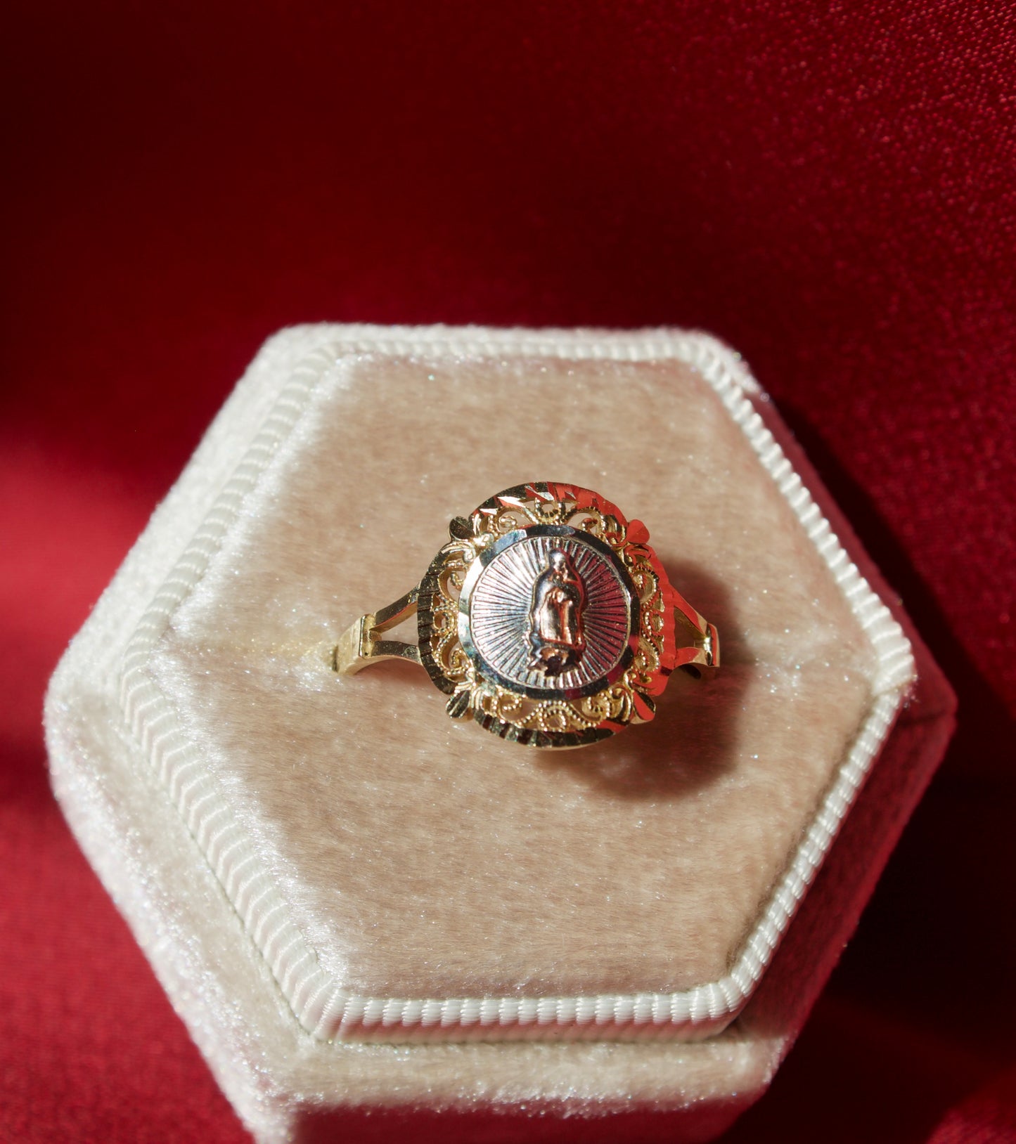 14k Gold Solesito Virgencita Ring Size 8