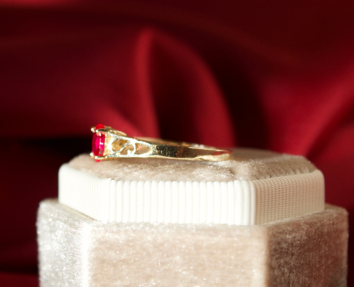 14K Gold ruby stone ring size 6.5