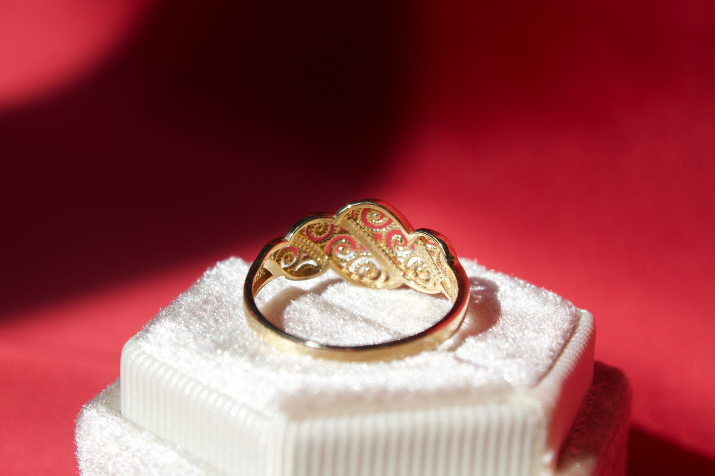 14K Gold filigree styled ring size 7