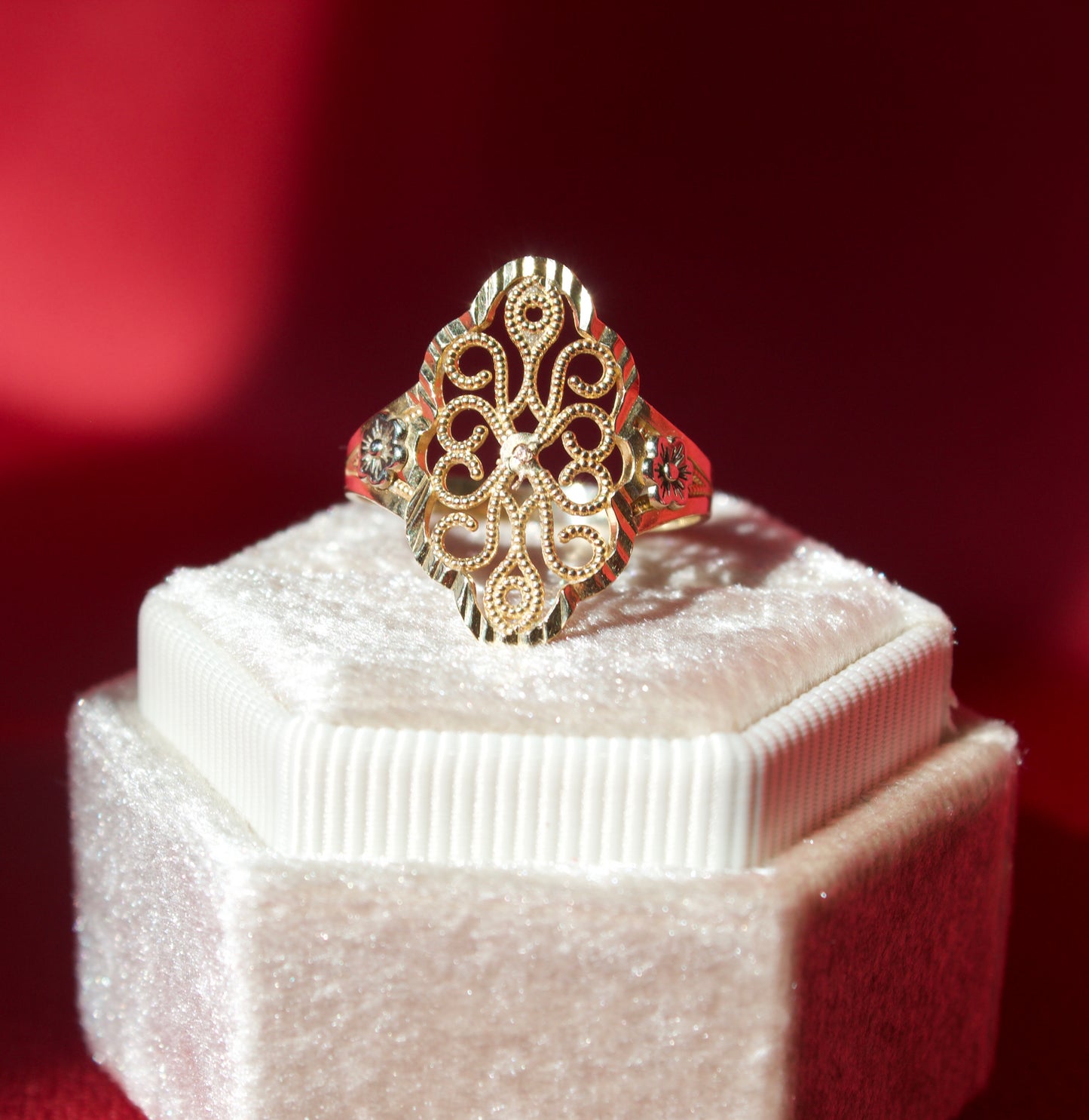 14K Gold Vintage style ring Size 7.5