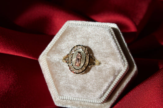 14K Gold oval virgencita ring size 7.5